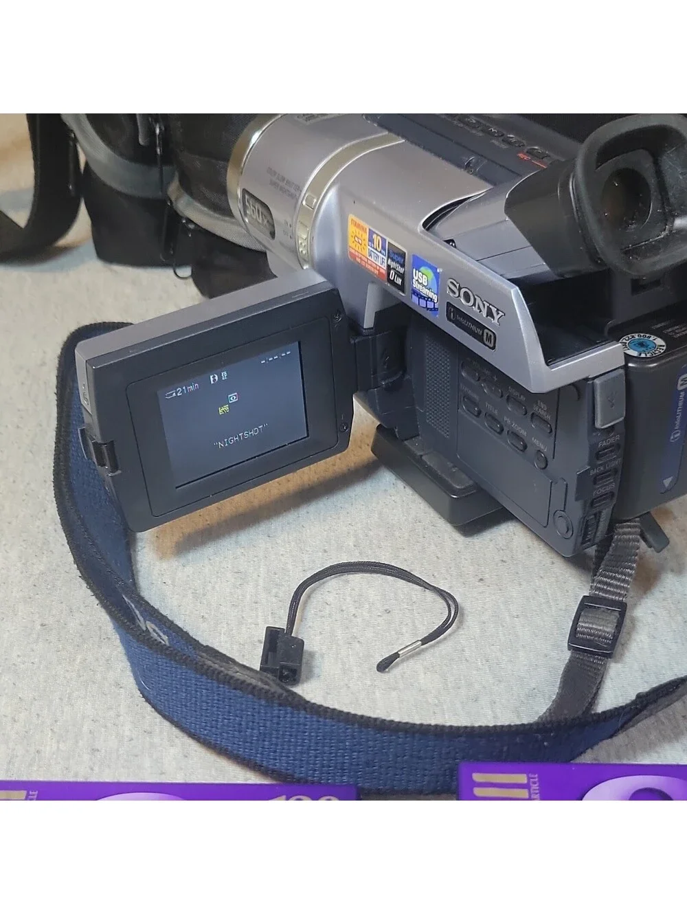 Sony DCR-TRV140 Handycam Digital8/Hi8 60x NightShot w/ Bag Remote Tapes